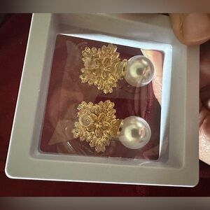 Elegant Gold and Pearl Flower Earrings
